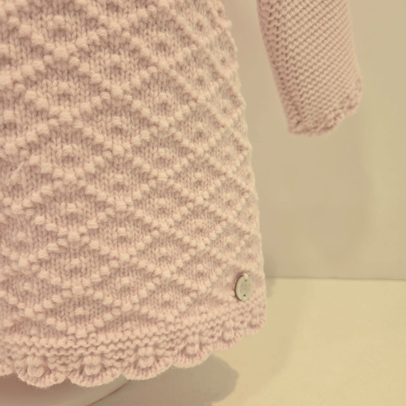 Abrigo punto rosa bajo rombos Paz Rodríguez invierno