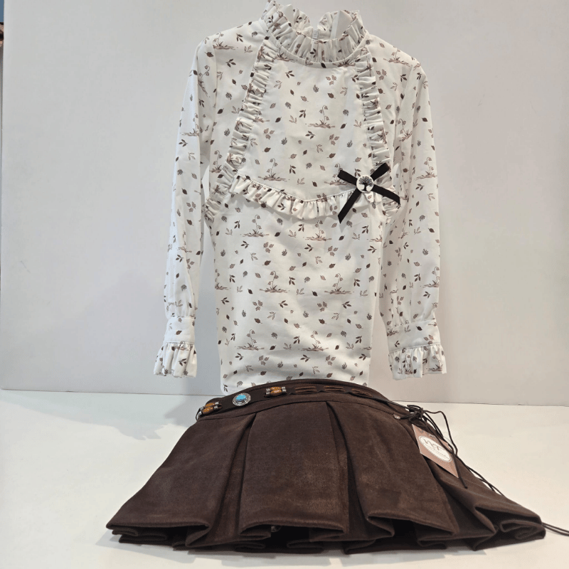 Conjunto blusa falda short tablas Kara N. Fernández invierno 27