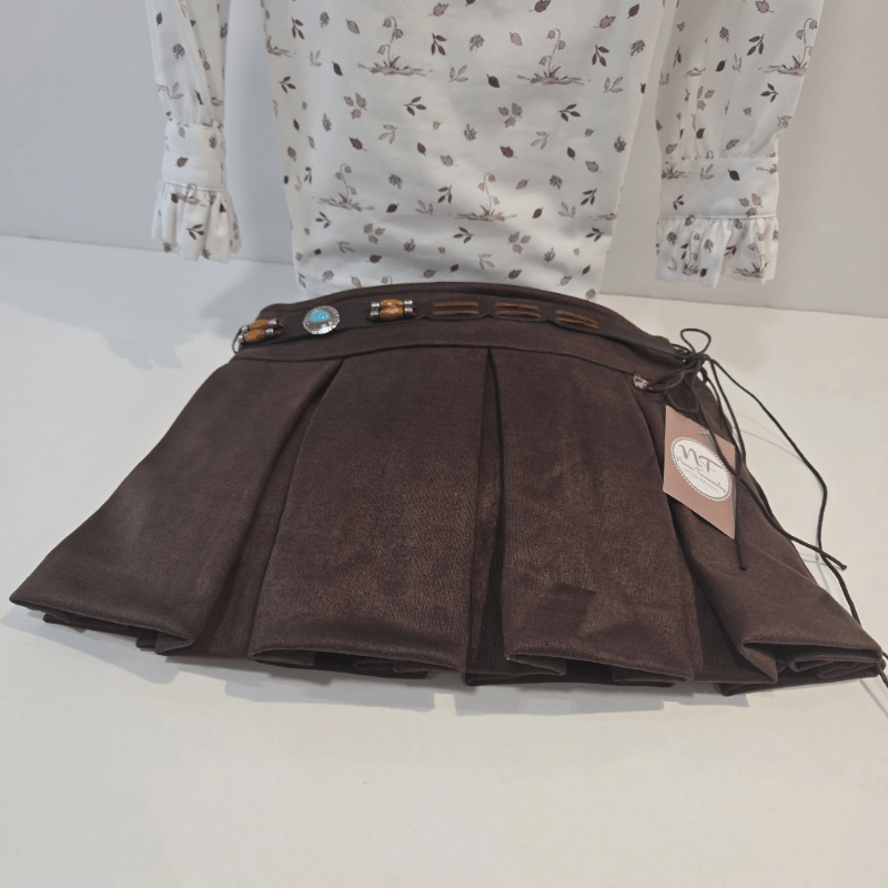 Conjunto blusa falda short tablas Kara N. Fernández invierno 27 - Imagen 4