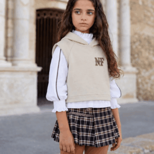 ¿Necesitas Ayuda? En Boutique Luna, estamos aquí para ayudarte en todo lo que necesites. Si tienes alguna pregunta sobre las tallas, el cuidado de las prendas o cualquier otro detalle, no dudes en ponerte en contacto con nosotros. Mi nombre es Eva y estoy siempre dispuesta a ofrecerte el mejor asesoramiento y asegurarnos ambas de que encuentres exactamente lo que buscas. Contacta con Nosotros: Teléfono: 687 07 35 66 Email: info@boutiqueluna.es WhatsApp: 687 07 35 66 ¡Estamos aquí para hacer tu experiencia de compra lo más agradable posible! No dudes en consultarnos cualquier duda o pregunta. 😊 Antes de lavar las prendas consulte la etiqueta.