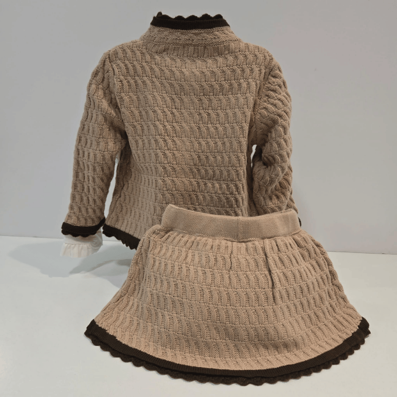 Conjunto blusa mas braga falda y chaqueta de Rahigo invierno