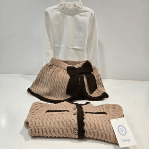 Conjunto blusa mas braga falda y chaqueta de Rahigo invierno