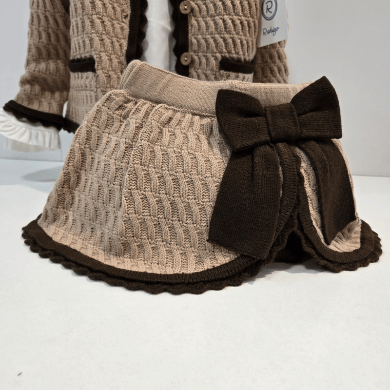 Conjunto blusa mas braga falda y chaqueta de Rahigo invierno