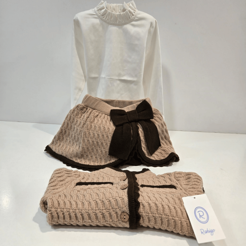 Conjunto blusa mas braga falda y chaqueta de Rahigo invierno