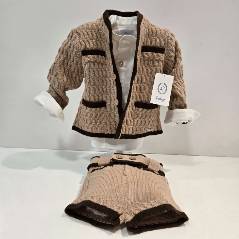 Conjunto niño tres prendas Rahigo color Caña otoño invierno