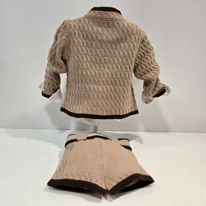 Conjunto niño tres prendas Rahigo color Caña otoño invierno