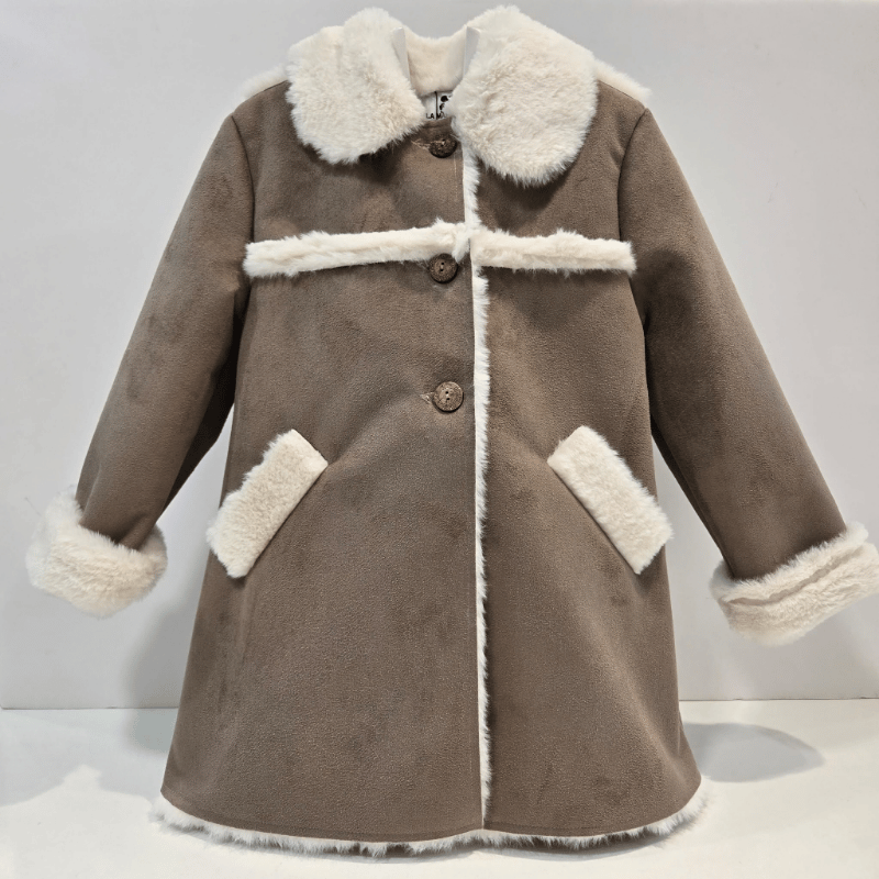 Pelliza color topo La Martinica corte canesú otoño invierno 26/27