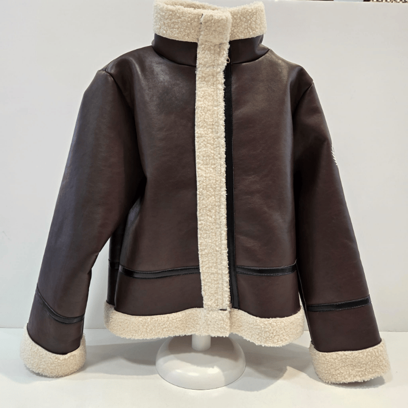 Pelliza corta colección exteriores Noma Fernández invierno 26/27